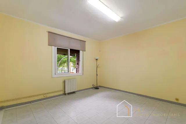Piso en venta en plaza virrei amat – 4 habitaciones y 77 m2 útiles — 6