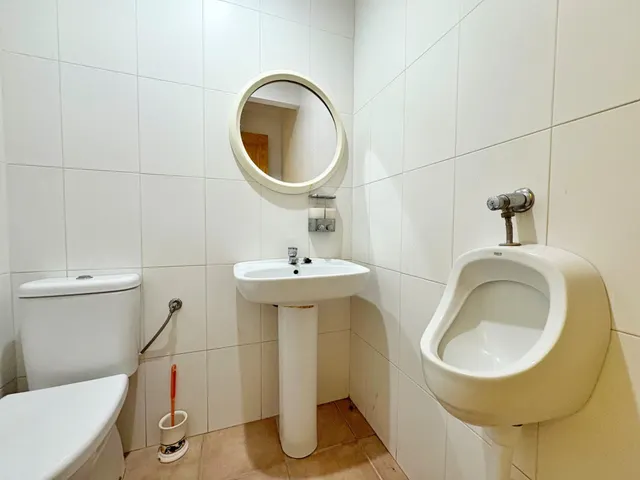 FANTASTICO LOCAL COMERCIAL EN VICENTE BLASCO IBAÑEZ — 13