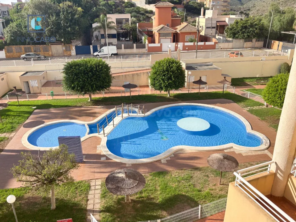 Apartamento con vistas al mar y la montaña en Cala Flores