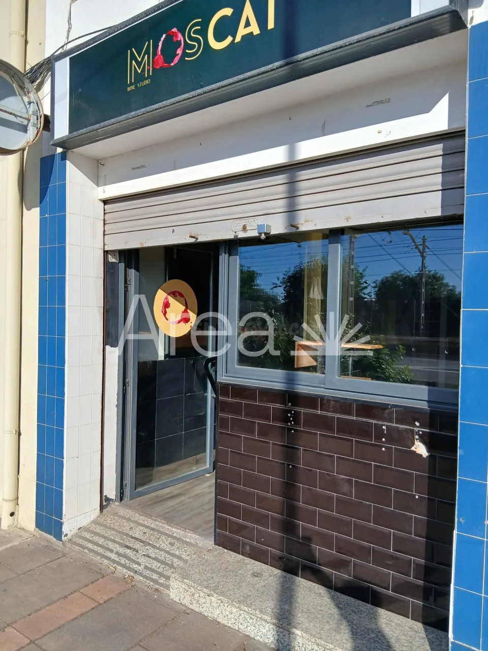 Local zona Ctra. Argentona-NII, de 95 m2 construidos en dos plantas.