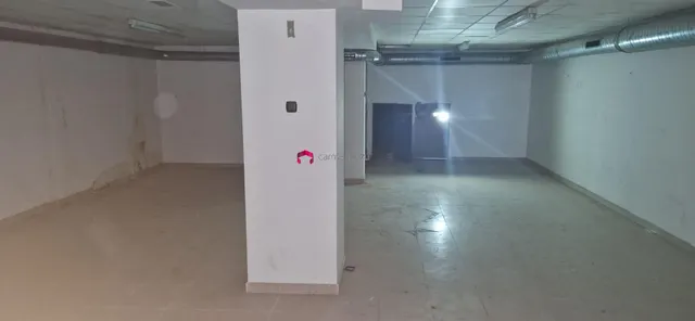 Local comercial avda. valvanera 96 — 18