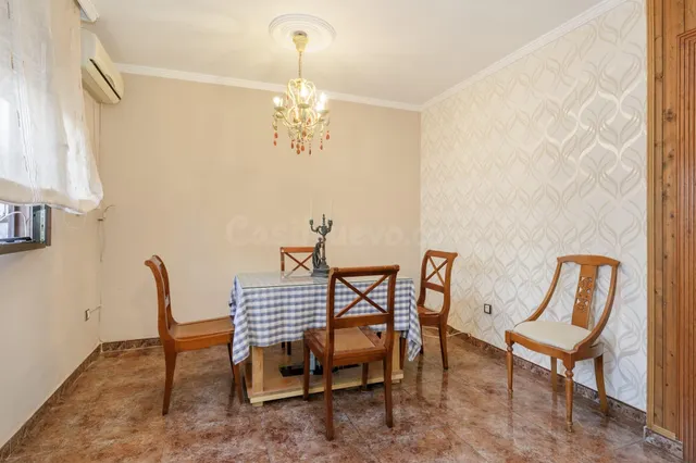 ¡OPORTUNIDAD EN ÍLLORA! Amplia casa adosada con parking y zo - foto 5