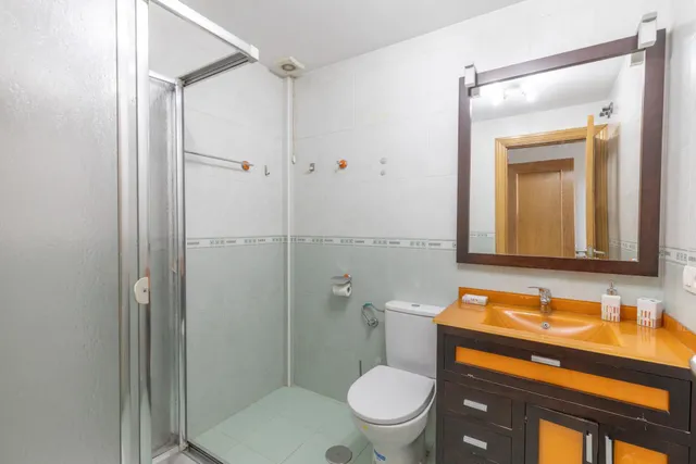 ¡¡¡amplio piso de 3 dormitorios, 2 baños, cochera y trastero, por solo 179.900 €!!! — 29