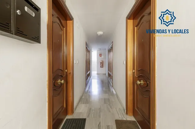 Piso con garaje y trastero — 12