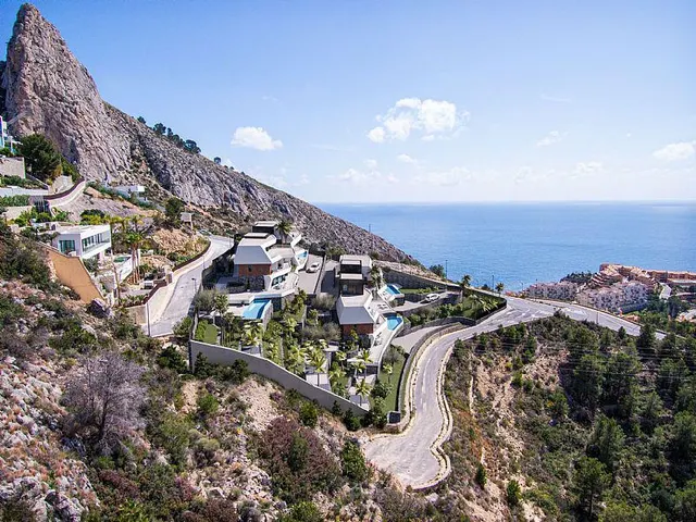 Nuevo proyecto de 4 villas de lujo de estilo moderno con vistas al mar y piscina privada. — 14