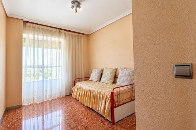 SE VENDE PISO DE TRES habitaciones EN PLUEBLO LEVANTE CON PARKING SEVENDGROUP.COM — 20