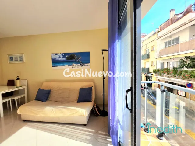 Piso seminuevo en calle tranquila del centro de Sitges a dos - foto 4