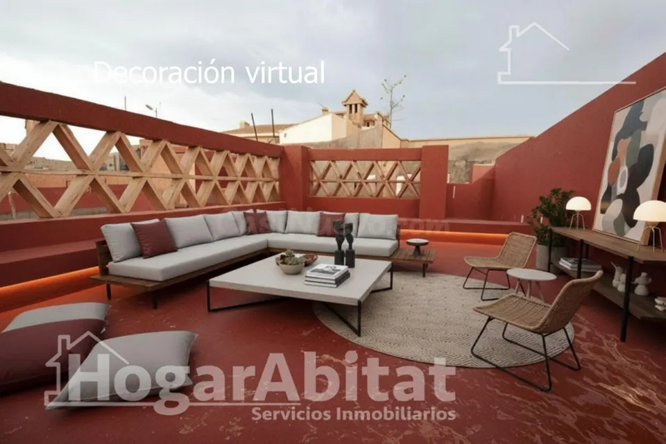 Casa de 2 alturas con TERRAZA cerca del Ayuntamiento