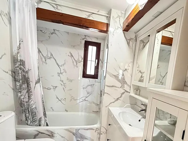 Maravilloso apartamento (aprox. 94 m2 - 1ª planta) en la popular Aldea del Mar con gran zona de piscina. Amplio balcón al sureste y a solo 400 m de la Playa de los Locos. — 14