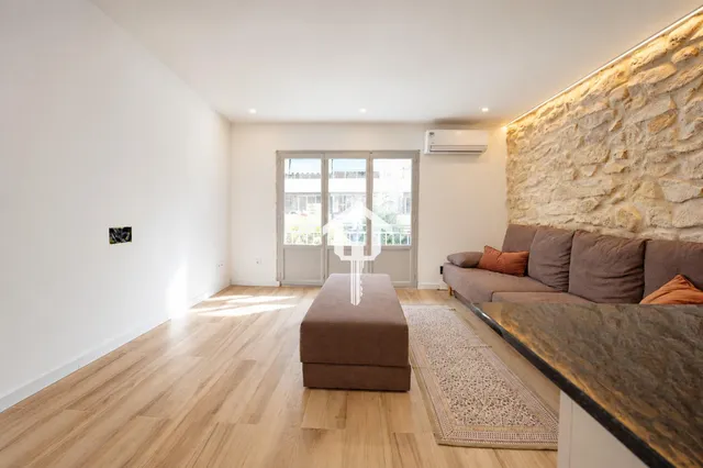 Entreplanta totalmente reformada con 2 patios en exclusiva en zona benalúa de Alicante — 7