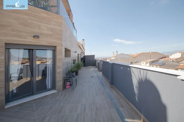 Ático dúplex con piscina en Maracena — 43
