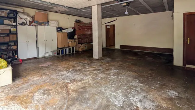 VIVIENDA Y NEGOCIO EN PIELAGOS — 36