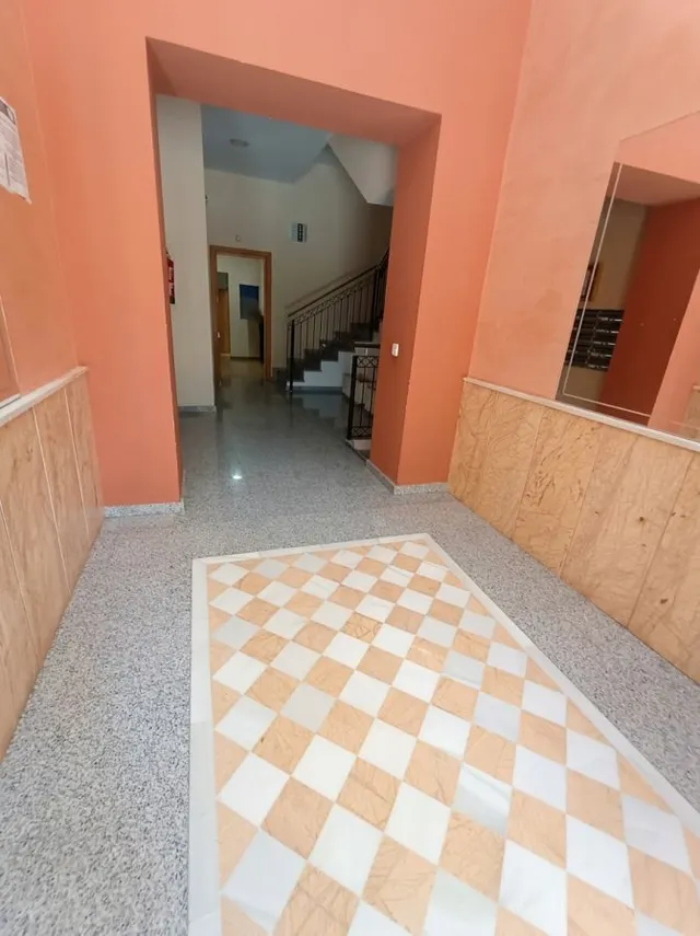 Local comercial en venta en Ronda Norte (Badajoz) – 94 m2, 2 escaparates y 3 m de fachada — 11