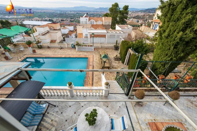 Magnifico chalet independiente en Colinas Bermejas. — 5