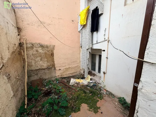 Se vende local/almacen  en san pedro de la fuente,Burgos. — 9