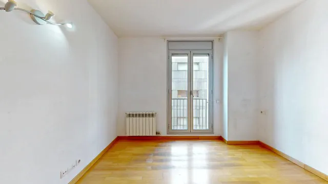 Poblenou: luz natural, dos amplias habitaciones y parking y trastero incluidos en el precio. — 22
