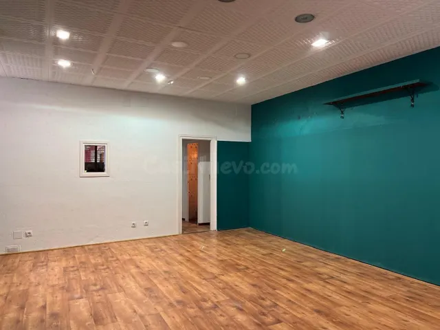 Alquiler de local comercial en el centro de Castelló d’Empúr - foto 2
