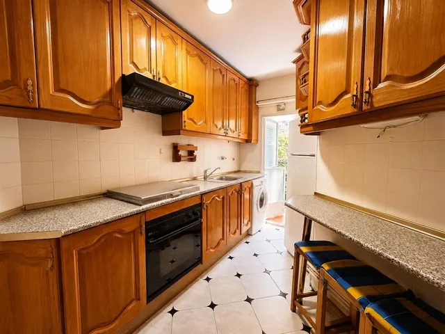 Luminoso piso con terraza y ascensor en una de las mejores z - foto 5