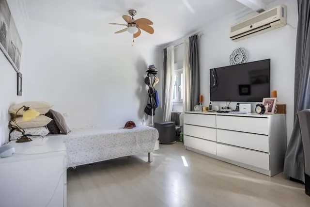 Espaciosa vivienda pareada con jardín, piscina, garaje y gran terraza en Mairena del Aljarafe — 28