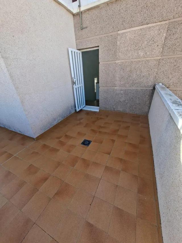 Villa con piscina comunitaria, Alicante, Torrevieja. 4 dormitorios, 82 m2, 1,2 kilómetros del mar — 19