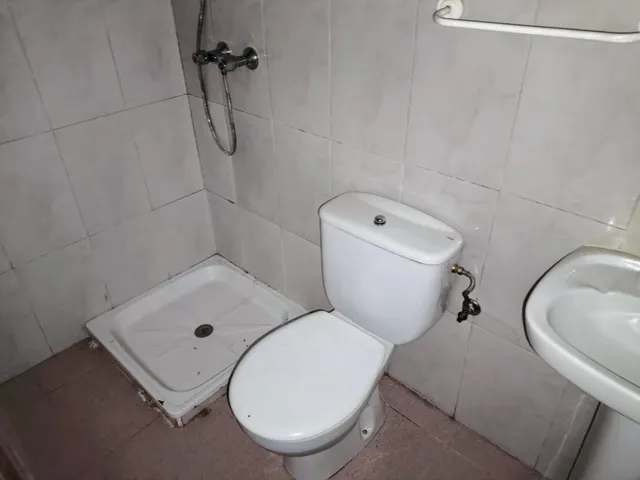 Se alquila Local de 100 metros cuadrados en c/Gran Vía, Carballo — 17