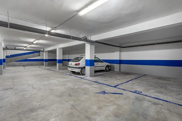 PARKING DE 30 PLAZAS EN PLENO CENTRO DE GRANADA — 5