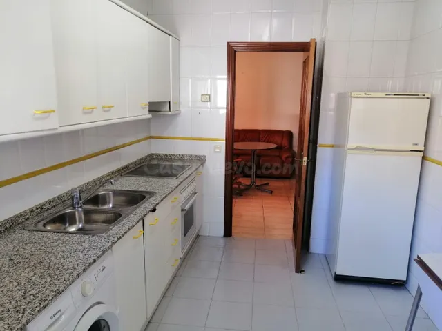 Acogedor Piso en Balafia, Lleida - Ideal para tu Nueva Vida - foto 5