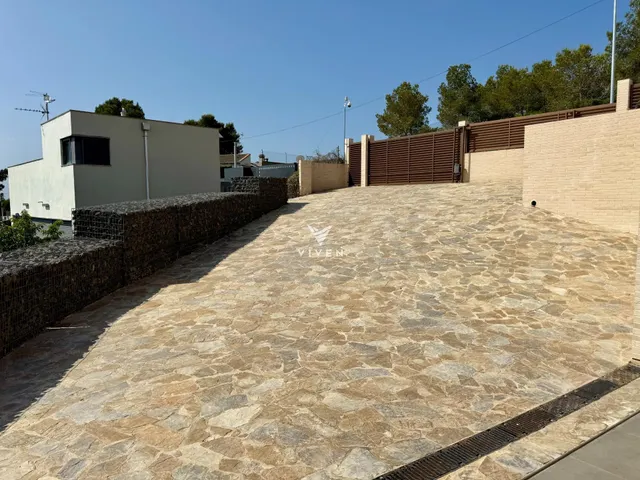 Un Oasis de Lujo y Discreción con Vistas Incomparables — 27