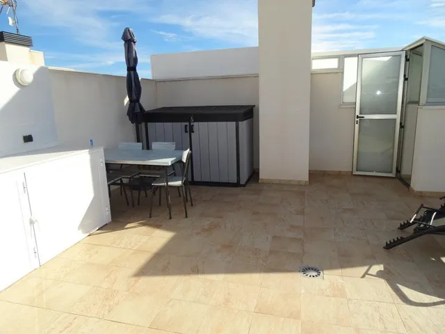 LUJOSO ÁTICO CON ESPECTACULAR TERRAZA Y SOLARIUM — 39