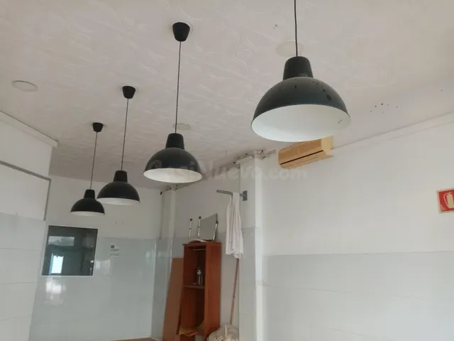 LOCAL COMERCIAL EN EL CORAZÓN DE ESTEPONA — A 100 M DE LA PLAZA CENTRAL — 5