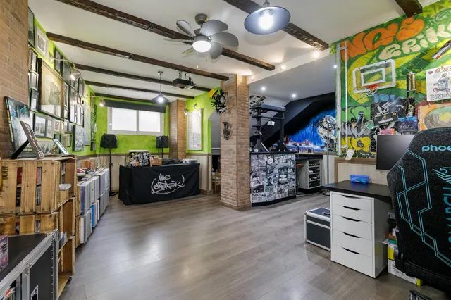 ¡Tu nuevo hogar te espera en Churriana de la Vega! Casa adosada con patio, garaje y futura parada de metro a pocos pasos. — 21