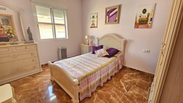 Adosado con vistas al Castillo y piscina comunitaria — 18