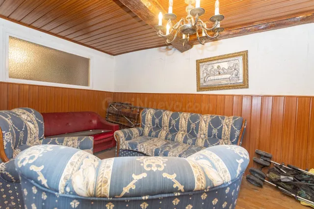 Casona montañesa y cuadra de piedra — 5