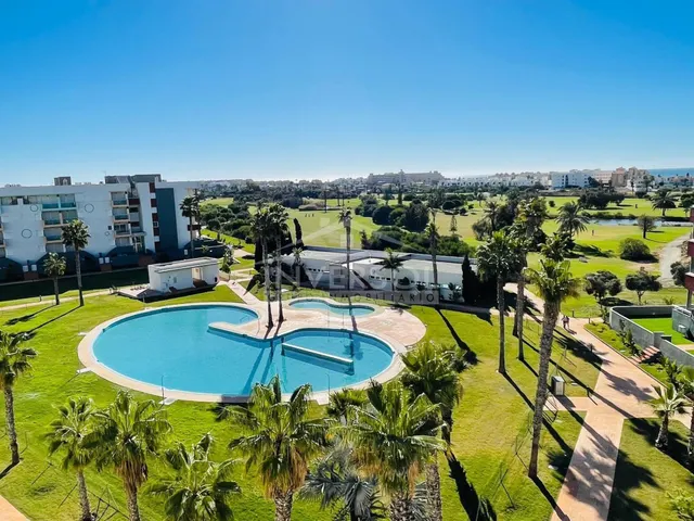 BAJO EN PALM BEACH, ALMERIMAR — 22