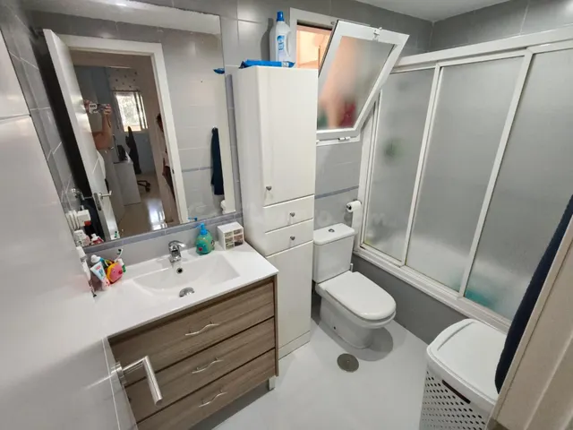 ¡Ideal para familias! Piso de 3 dormitorios con terraza, piscina y jardines en Torremolinos — 4