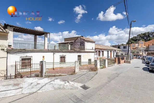 CASA 640 M2 EN CARRETERA DE MURCIA, ALBAYCIN. — 44