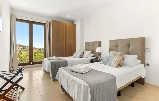 Chalet 5 habitaciones 336m² en venta - Costa del Sol — 30