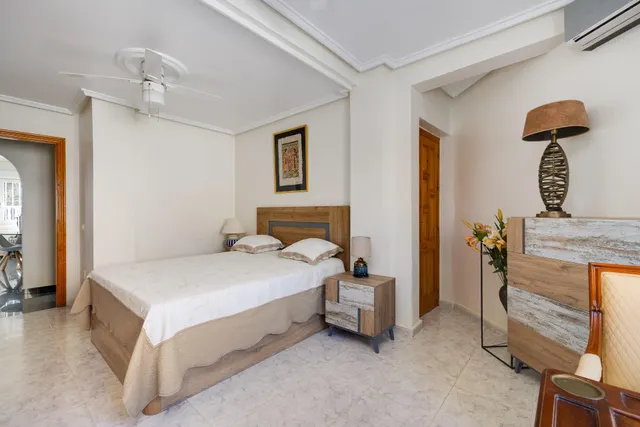 MAGNIFICO CHALET INDEPENDIENTE CON PISCINA PRIVADA Y VISTAS AL CAMPO DE GOLF EN CIUDAD QUESADA — 16