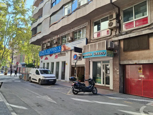 Alquilamos local comercial junto a Alfonso X — 2