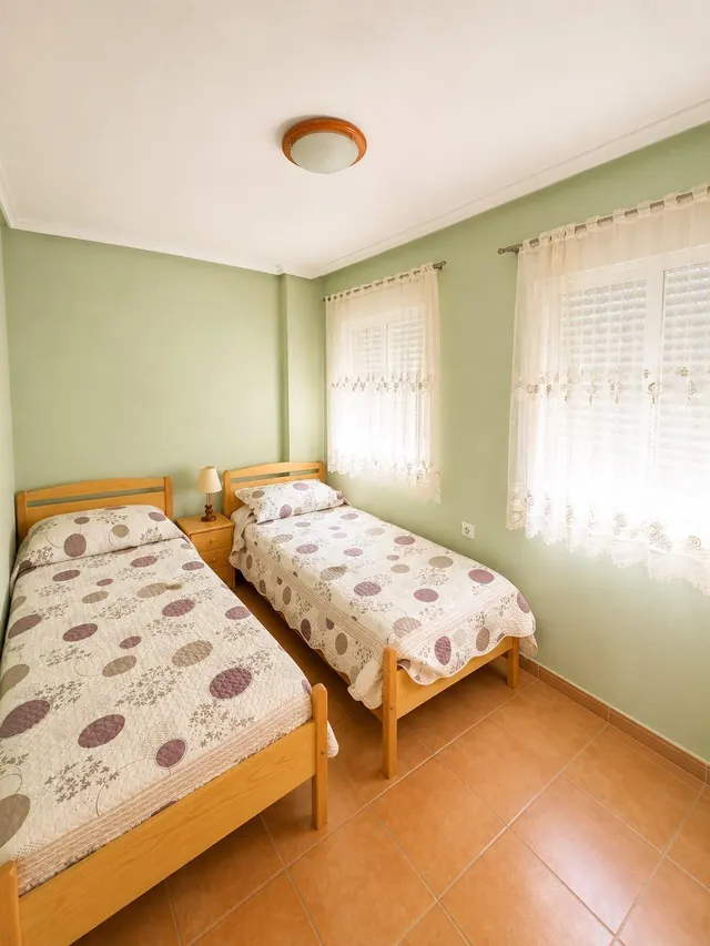 FANTASTICO CHALET ADOSADO CON PISCINA COMUNITARIA, IDEAL PARA VIVIR TODO EL AÑO — 10