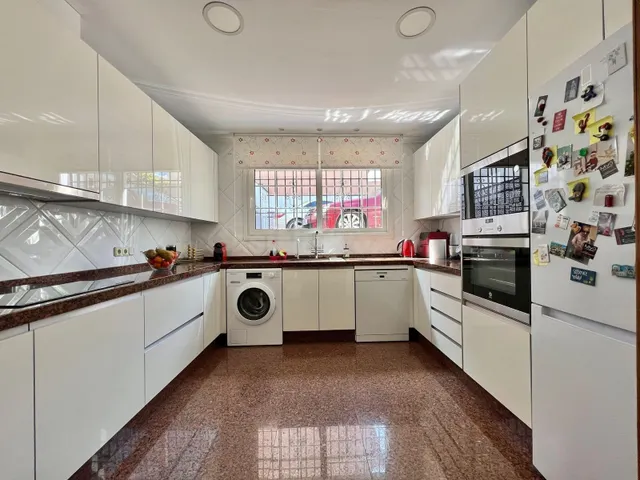 CASA CHALET EN FUENGIROLA JUNTO A LA PLAZA DE TOROS — 3