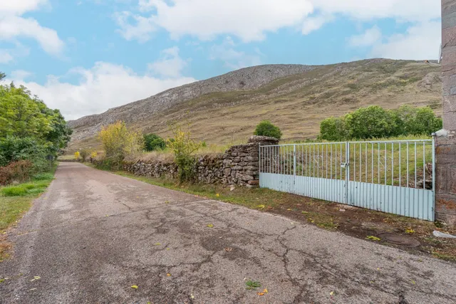 CASA, CUADRA, PAJAR Y FINCAS EN VENTA EN BABIA - foto 3