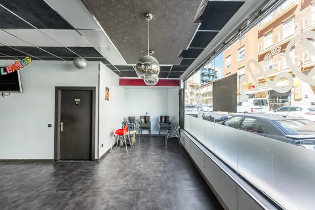 Se Vende Local Comercial Bar-Cafetería Calle Almería 9 — 24