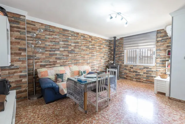 PRECIOSO ADOSADO CON PATIO, TERRAZA, COCHERA Y ESTUFA DE LEÑA EN LAS GABIAS (GRANADA) — 4