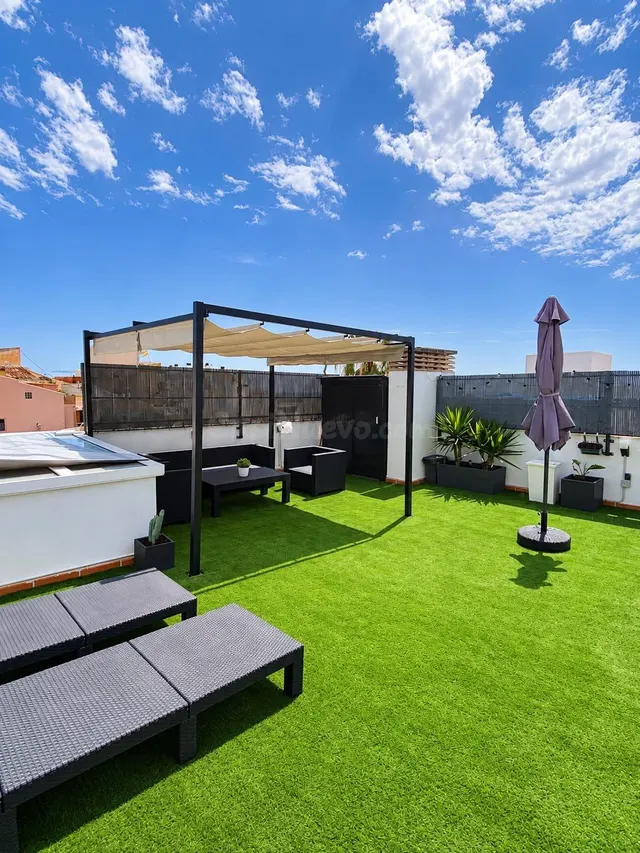 ÁTICO CON 55 m2 DE SOLÁRIUM PRIVADO, PARKING, TRASTERO Y LIC