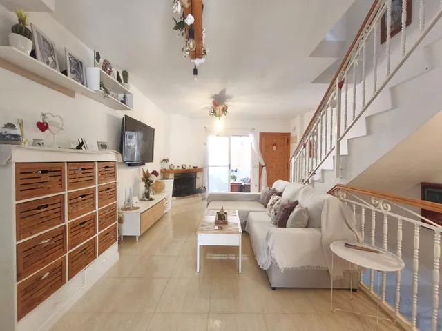 Vivienda amplia en perfecto estado en la zona alta de Gran Alacant, con piscina, parking y todos los servicios a pie — 8