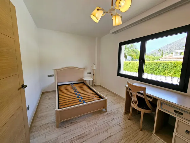 Excepcional villa independiente con piscina privada cerca del centro de Marbella – alquiler de larga temporada — 22