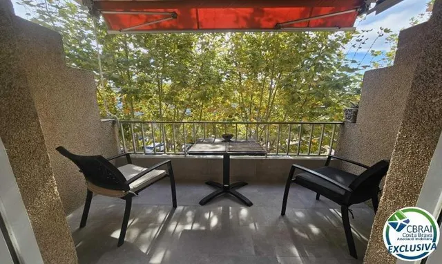 Acogedor Apartamento en el Centro de Empuriabrava - foto 3