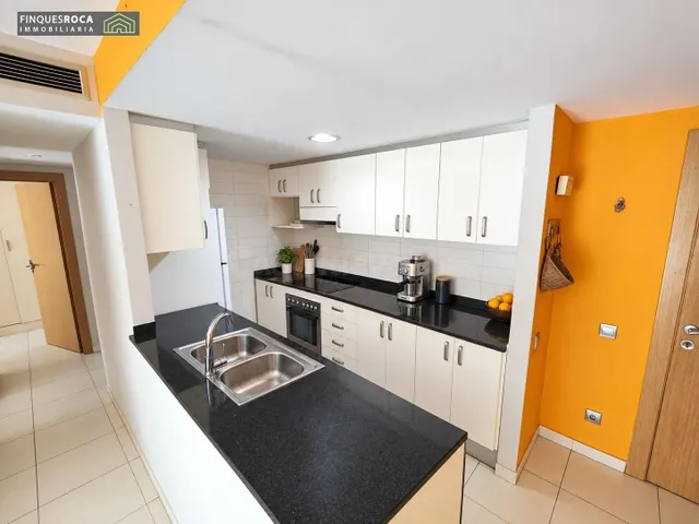 **VIVIENDA CON TERRAZA, PISCINA Y PARKING EN LA RÀPITA** ☀️ — 4