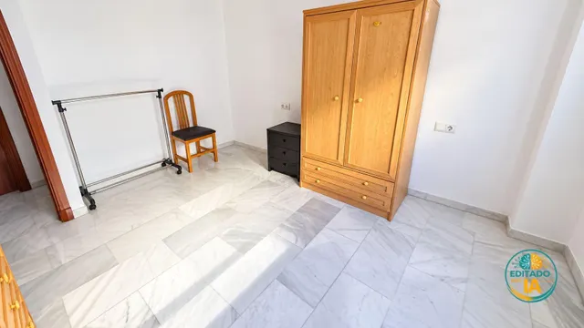 GRAN PISO CON ASCENSOR EN LA BARRIADA ESPAÑA, AVENIDA SANIDAD PUBLICA. — 16